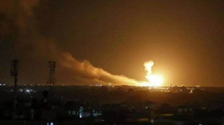 قصف إسرائيلي يستهدف مواقع عسكرية في محافظة حمص