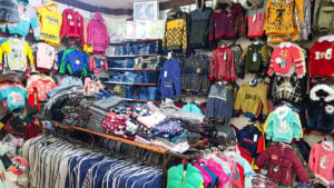 محل لبيع الملابس في ريف درعا الشرقي